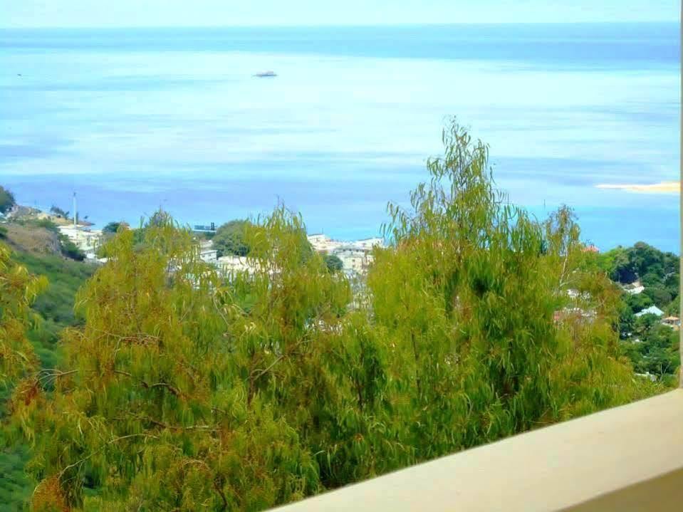 Coralie La Diffe'Rence Guest House Port Mathurin Buitenkant foto